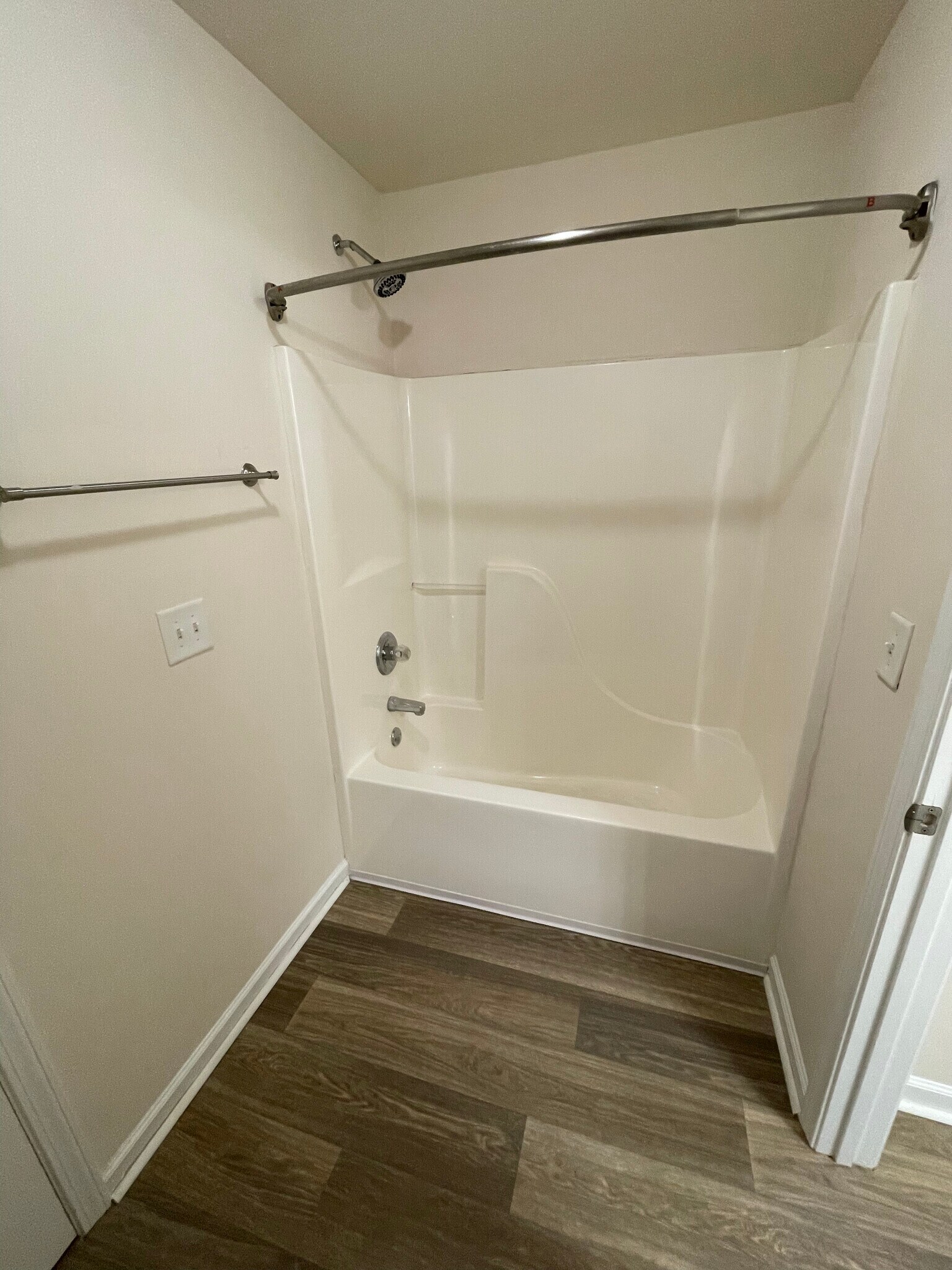 Building Photo - 4007 Clinton Ln