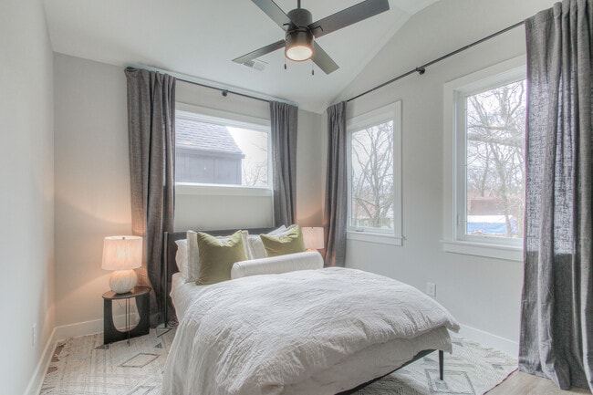 Building Photo - 801 Cherokee Ave