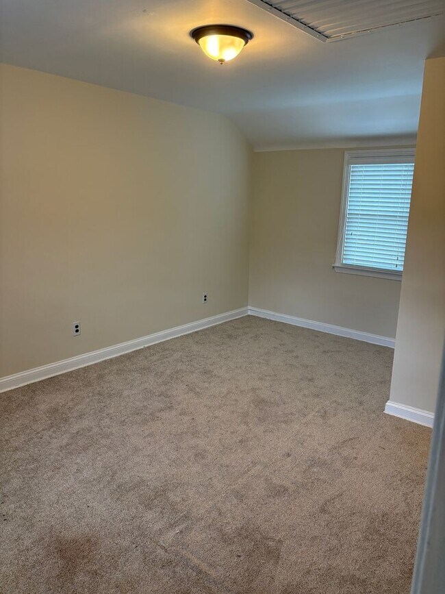 Building Photo - 3 Bed Single Family in Springfield