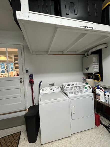 Building Photo - 46 Asbury Ave