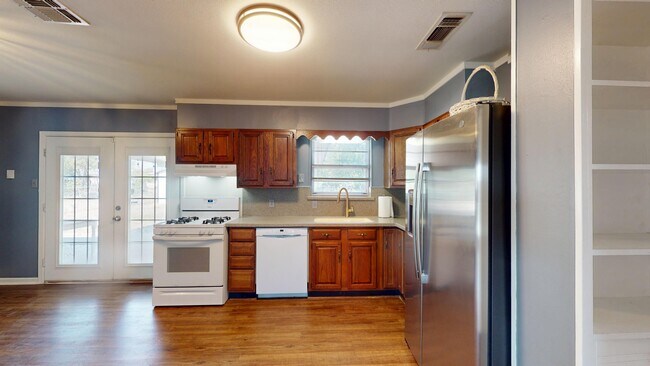 Building Photo - 7107 Westshire Dr