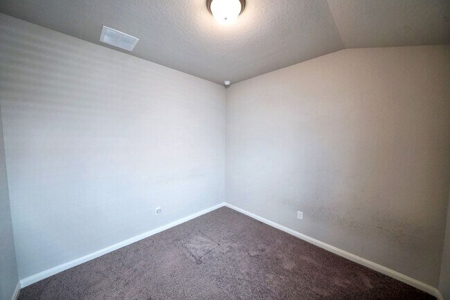 Building Photo - Gorgeous 4-Bedroom Home in Westpointe East...