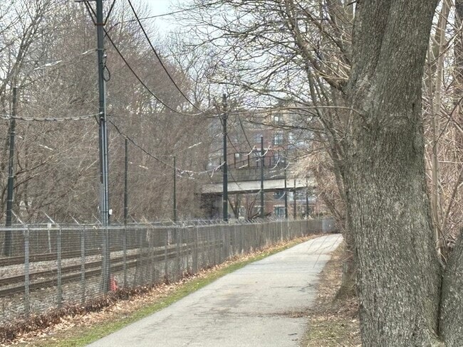 Building Photo - 1122 Adams St