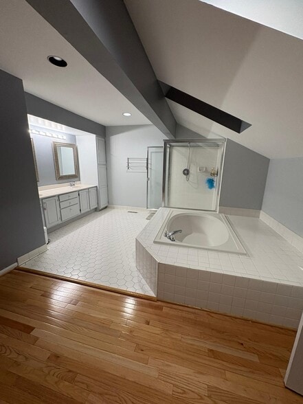 Building Photo - 1 Morning Breeze Ct