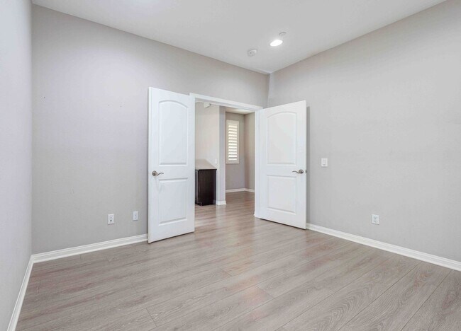 Building Photo - Expansive Portola Springs 4 Bedroom Home