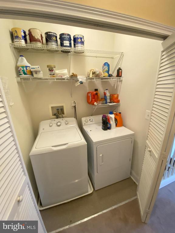 Building Photo - 303 Admirals Way