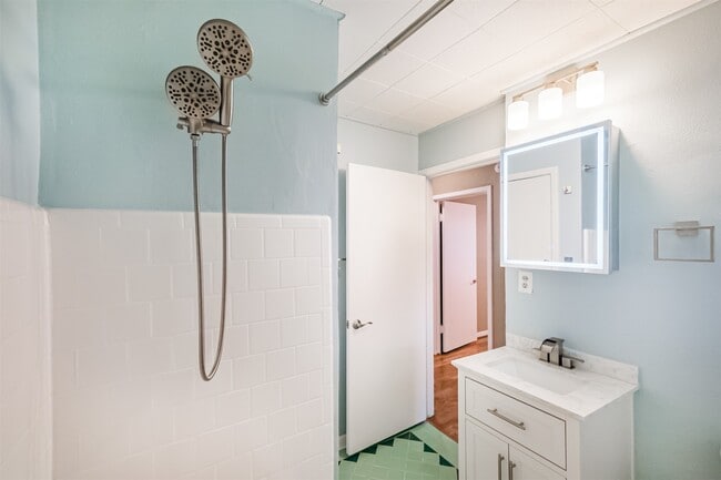 Building Photo - 4613 Braeburn Dr
