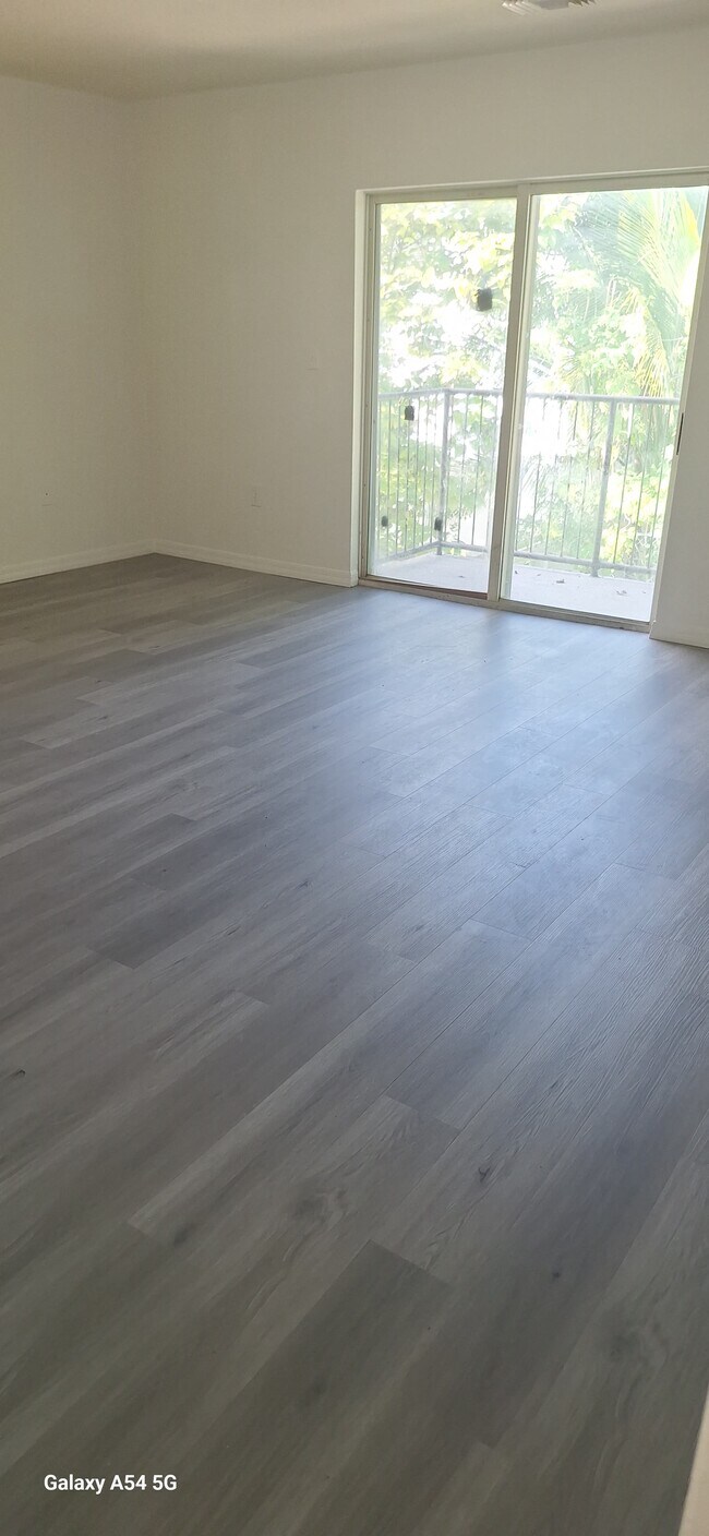 Building Photo - 674 NW 46th St