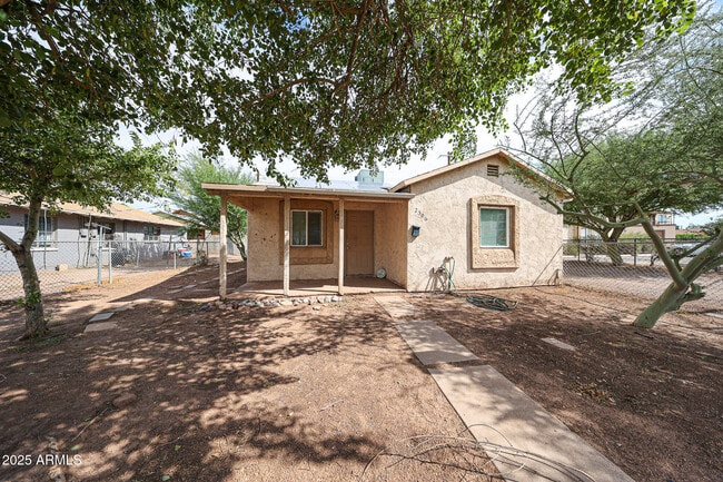 Building Photo - 2506 E Roosevelt St