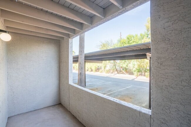 Building Photo - 8521 E McDowell Rd