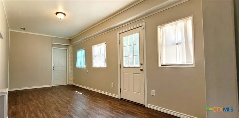 Building Photo - 613 Cedar Dr