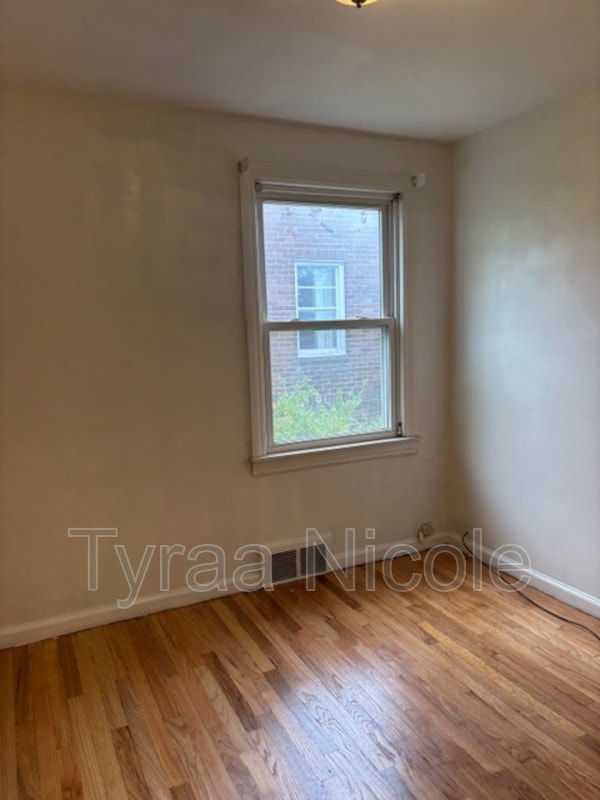 Building Photo - 1939 Ewald Cir