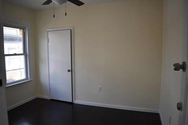 Building Photo - 47 Gem Ave