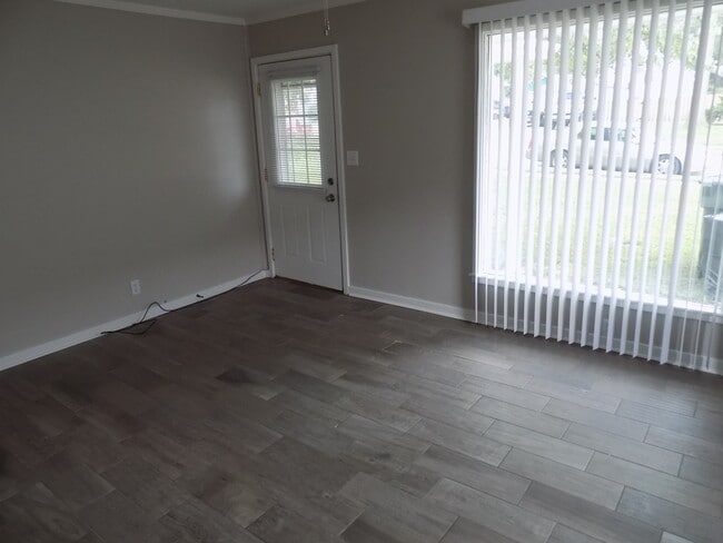 Building Photo - BCR 4208 L Street-4