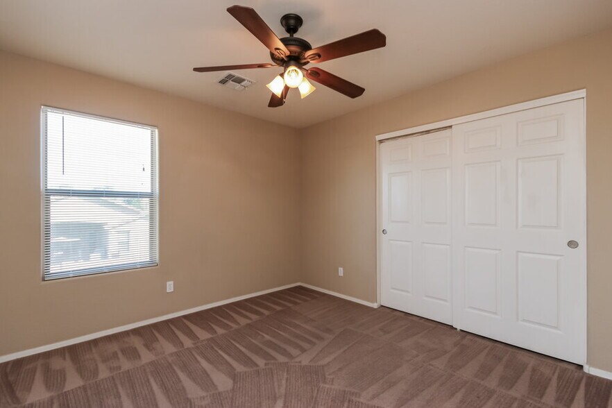 Building Photo - 3130 E Cowboy Cove Trail