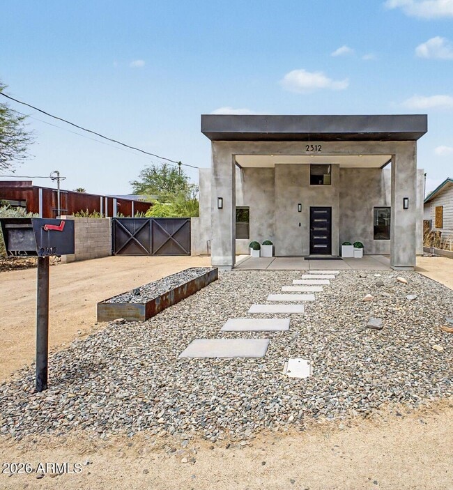 Building Photo - 2312 E Curnow Dr