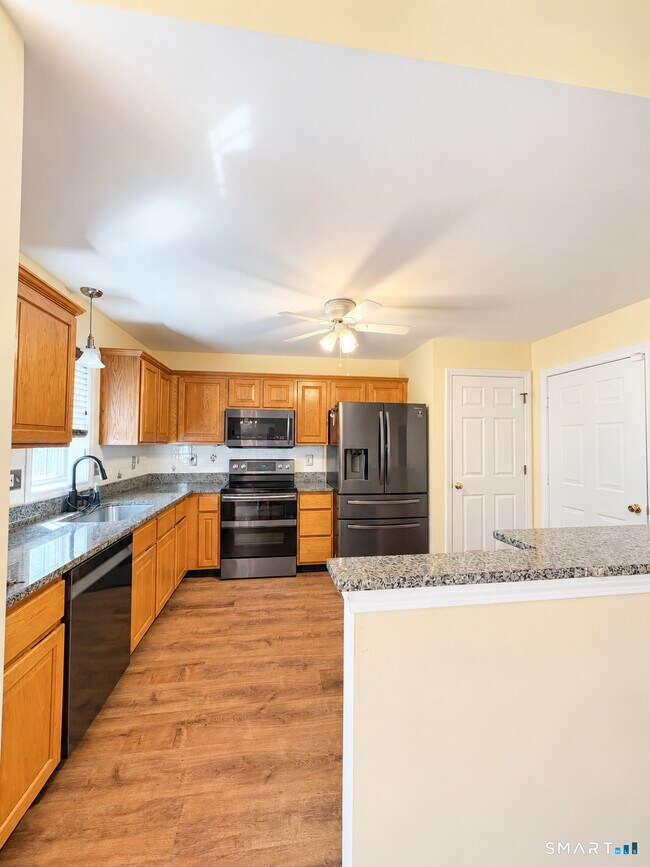 Building Photo - 162 Thistle Pond Dr