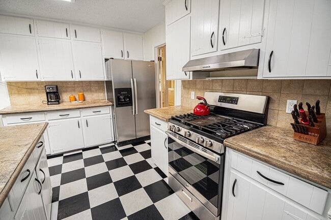 Building Photo - 2624 Chandalar Ln