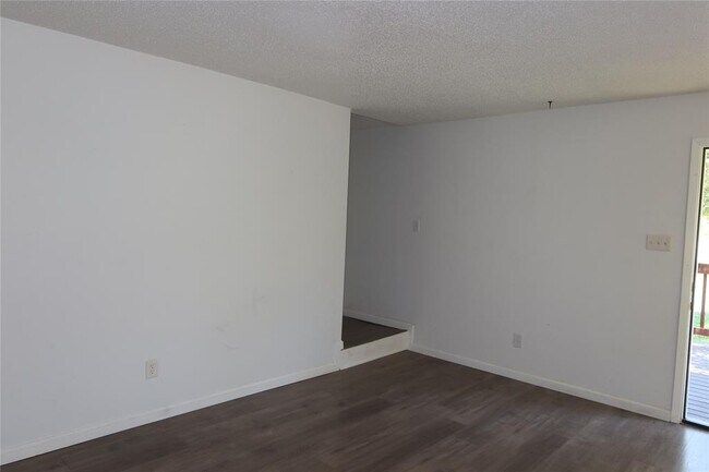 Building Photo - 6914 Rifle Bend