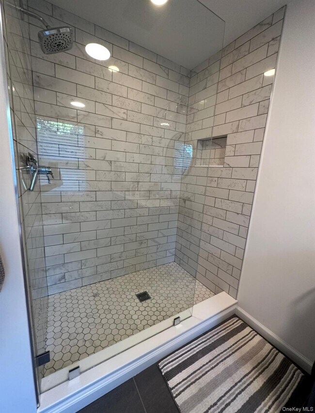 Building Photo - 1408 NY-292