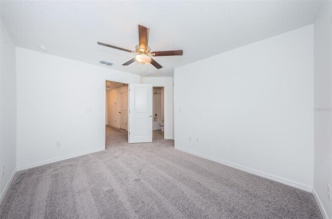 Building Photo - 8327 Crescent Oaks Dr