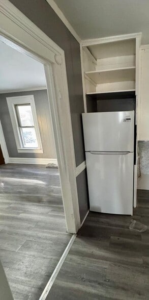 Building Photo - 114 S Carbon St