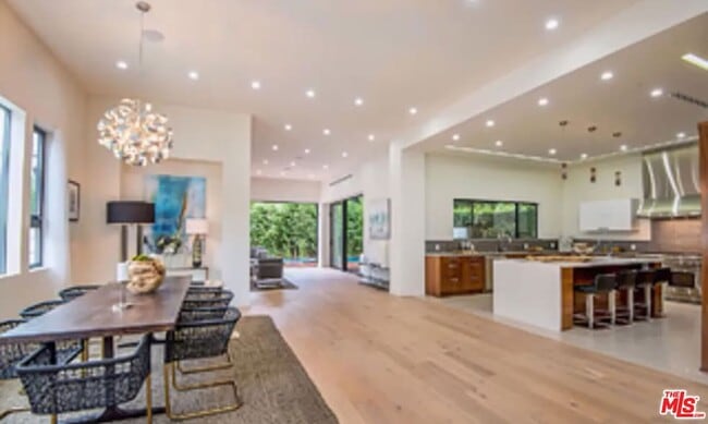 Building Photo - 748 N Detroit St