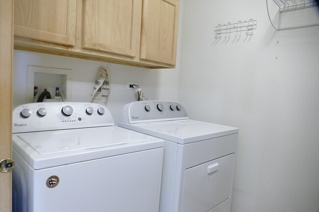Building Photo - 205 Springbrook Trail S
