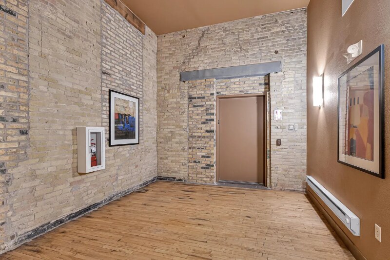 Building Photo - 1017 S 2nd St