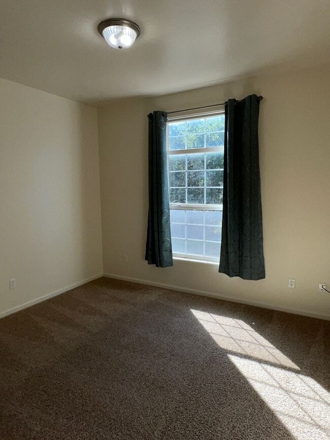 Building Photo - 1930 Monte Vista Dr