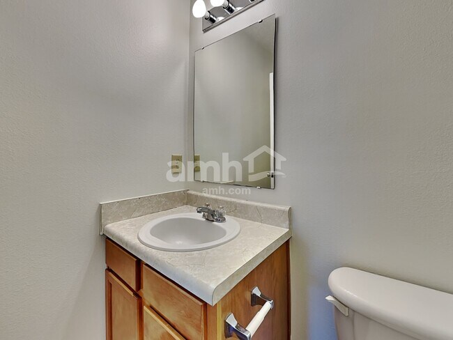 Building Photo - 7601 Eben Dr