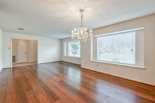 Building Photo - 2438 Hodges Bend Cir