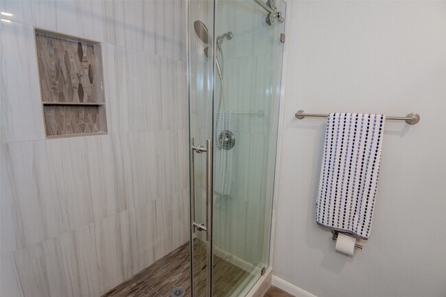 Building Photo - 6703 Stonewater