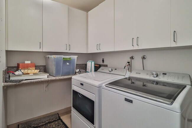 Building Photo - 1243 Clippers Cir