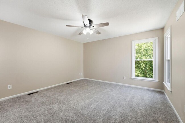 Building Photo - 11804 Oakmont St