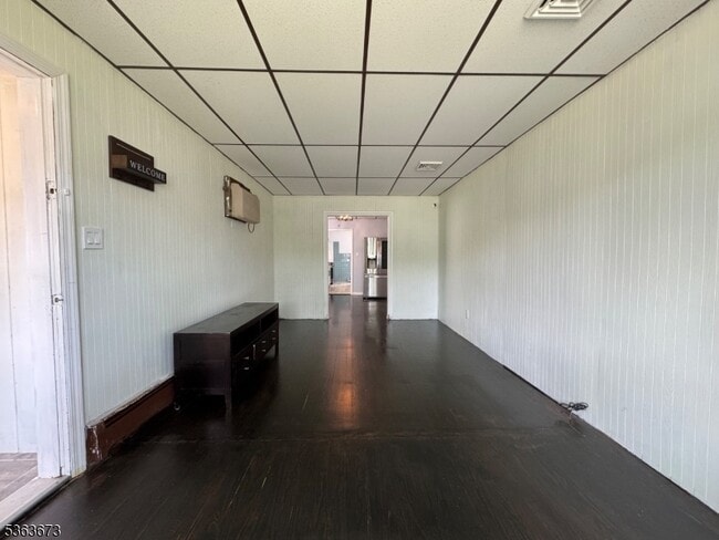 Building Photo - 636 Linden Ave