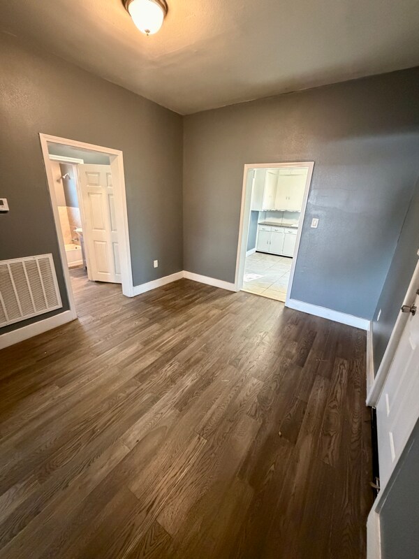 Building Photo - 120 W 18th St