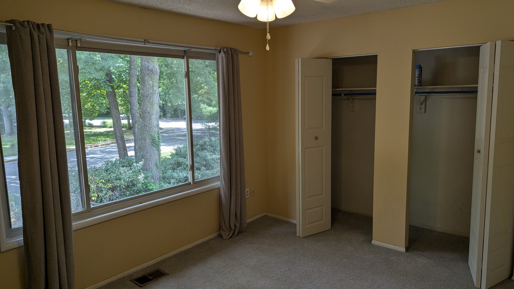 Primary room 3 - 2294 White Cornus Ln