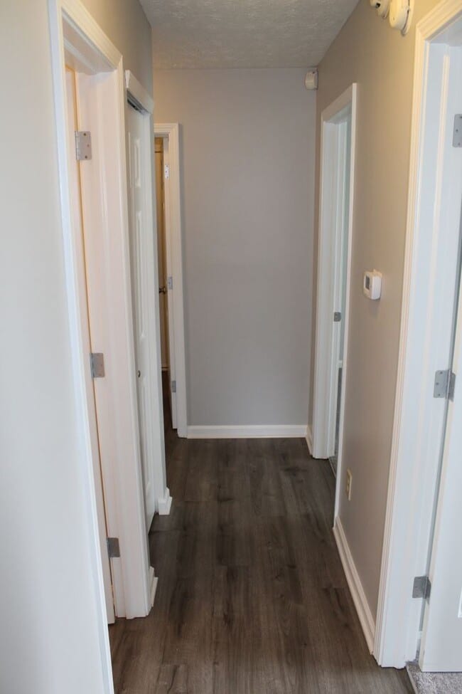 Building Photo - Immaculate 3 Bedroom Ranch in Avon!