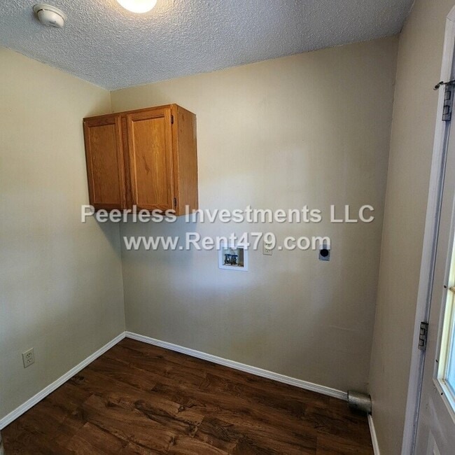 Building Photo - 505 4th Ave SW