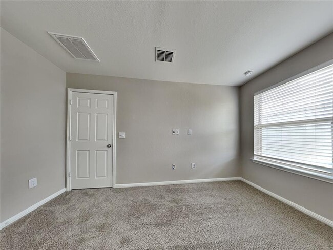Building Photo - 5343 Marsh Ln