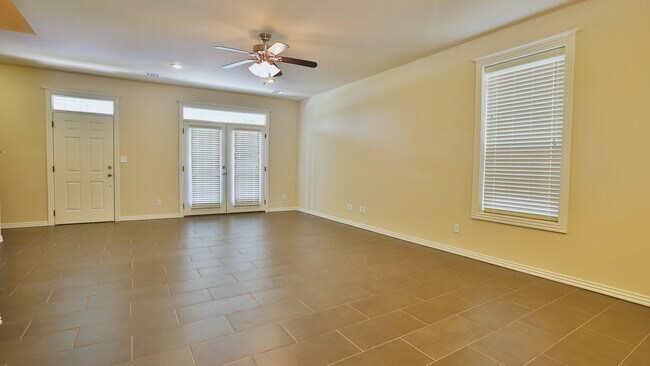 Building Photo - 438 S Sang Ave