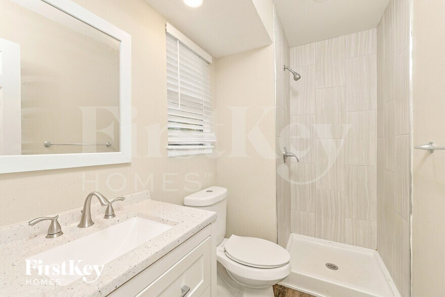 Building Photo - 2412 Bridger Dr