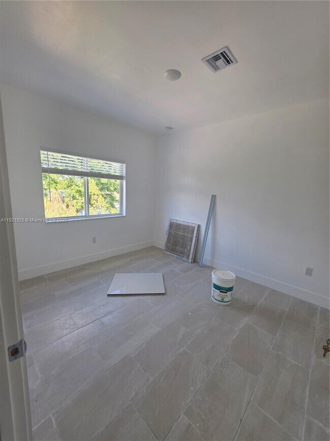 Building Photo - 21210 SW 119th Ave