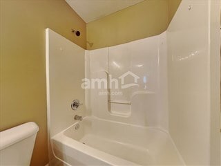 Building Photo - 6013 Mountview Dr