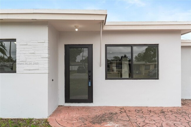 Building Photo - 6308 SW 22nd St