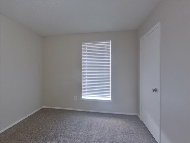 Building Photo - 9614 Crooked Wood Ln