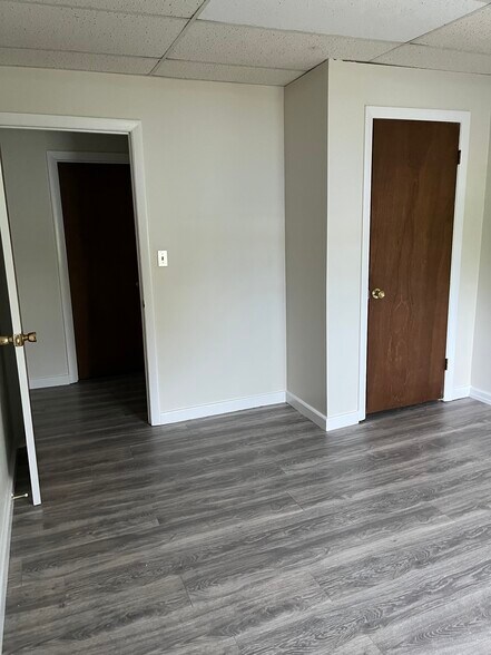 Building Photo - 5 Webster Pl