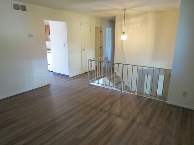 Building Photo - new rental in reynoldsburg schools