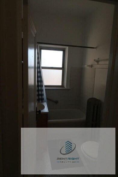 Building Photo - 4477 N Elston Ave